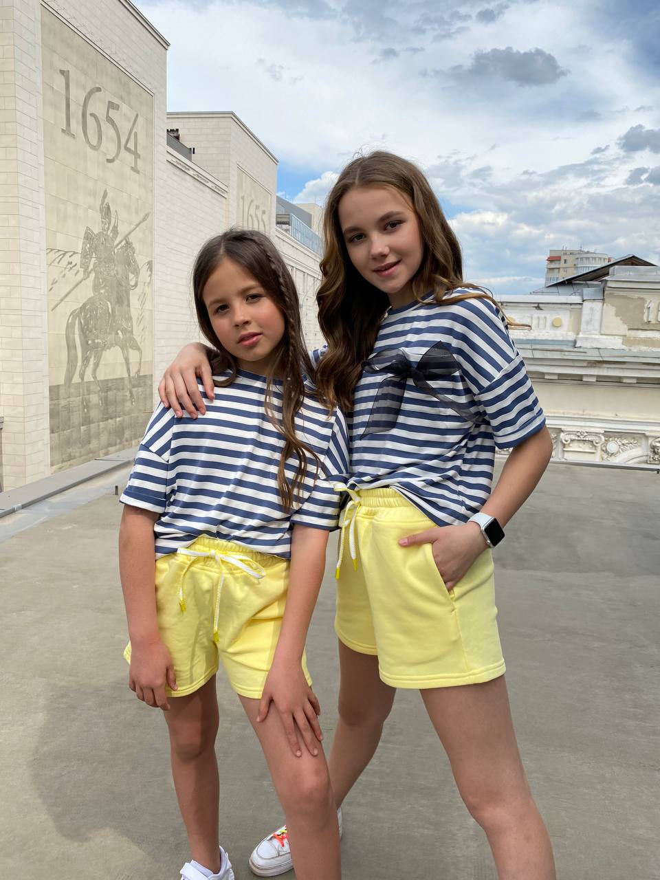 Relaxed-fit striped t-shirt for girls and boys - Lemoni Boutique
