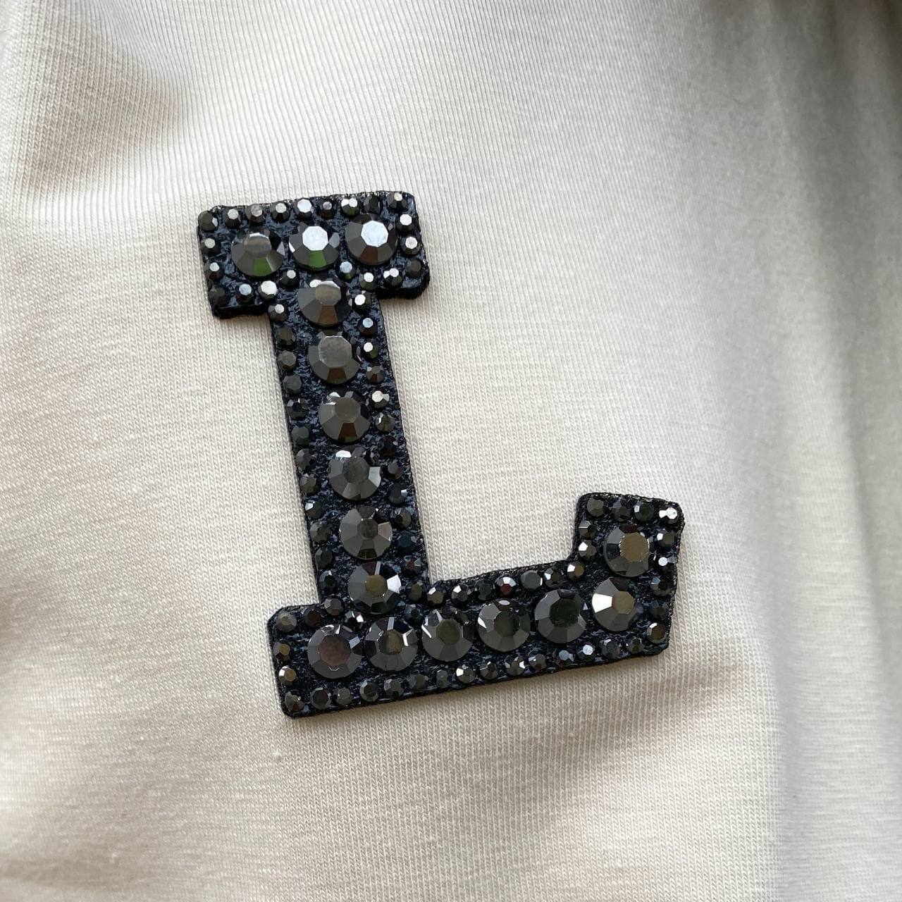 Classic beige t-shirt with "L" for girls and boys - Lemoni Boutique