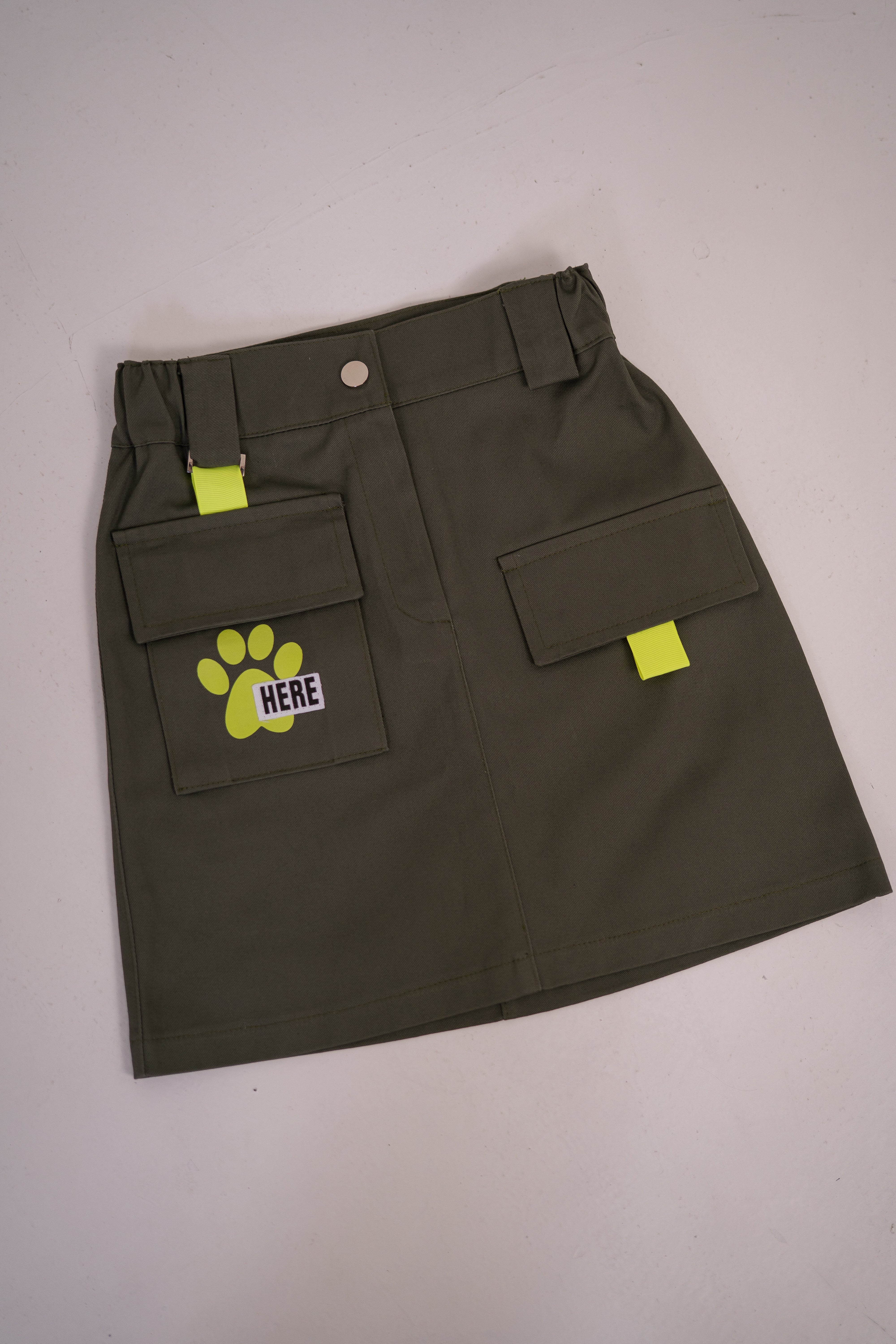 Girls´ cargo denim skirt paw print- khaki - Lemoni Boutique