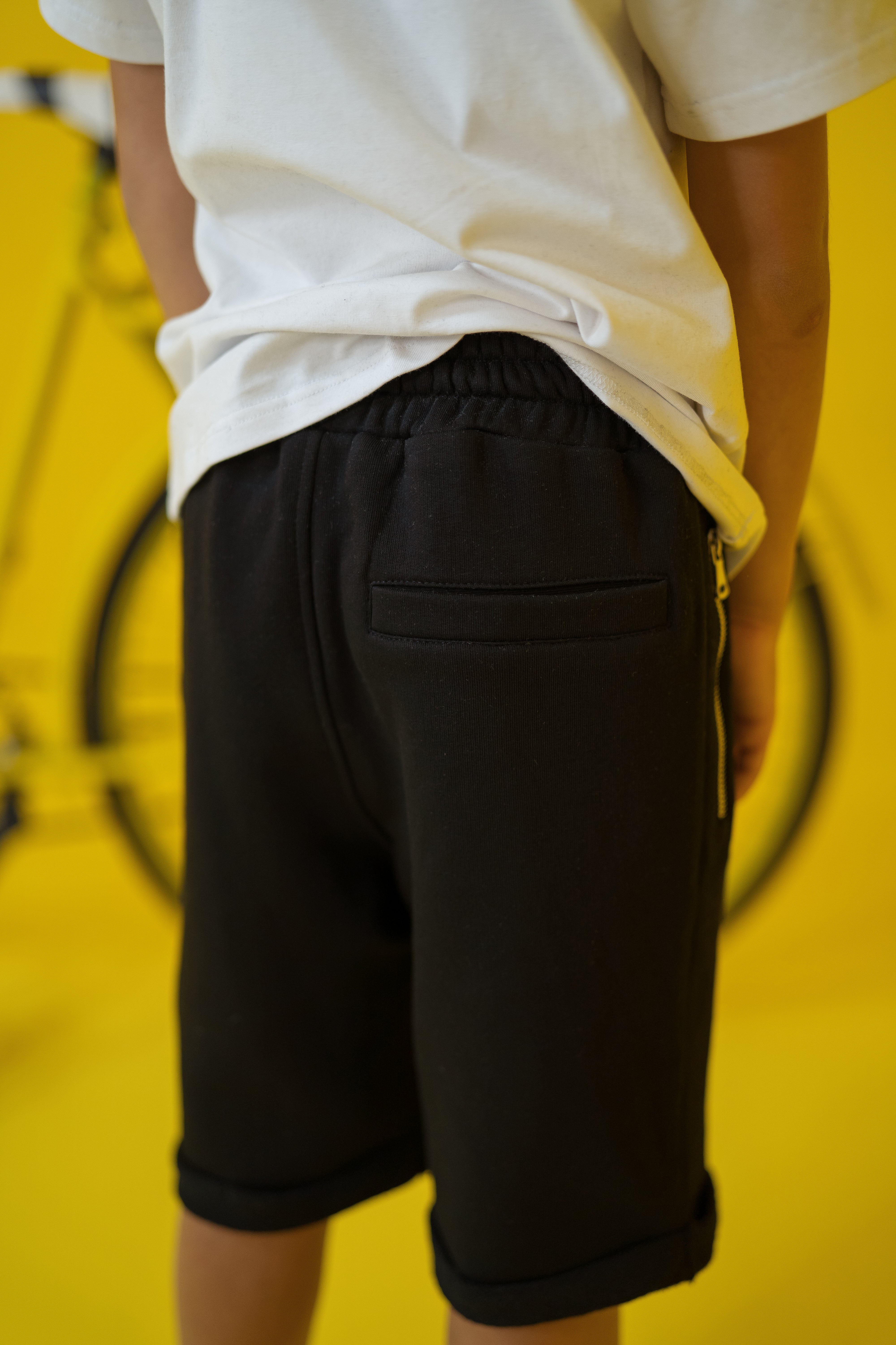 Stylish zippers shorts - black - Lemoni Boutique