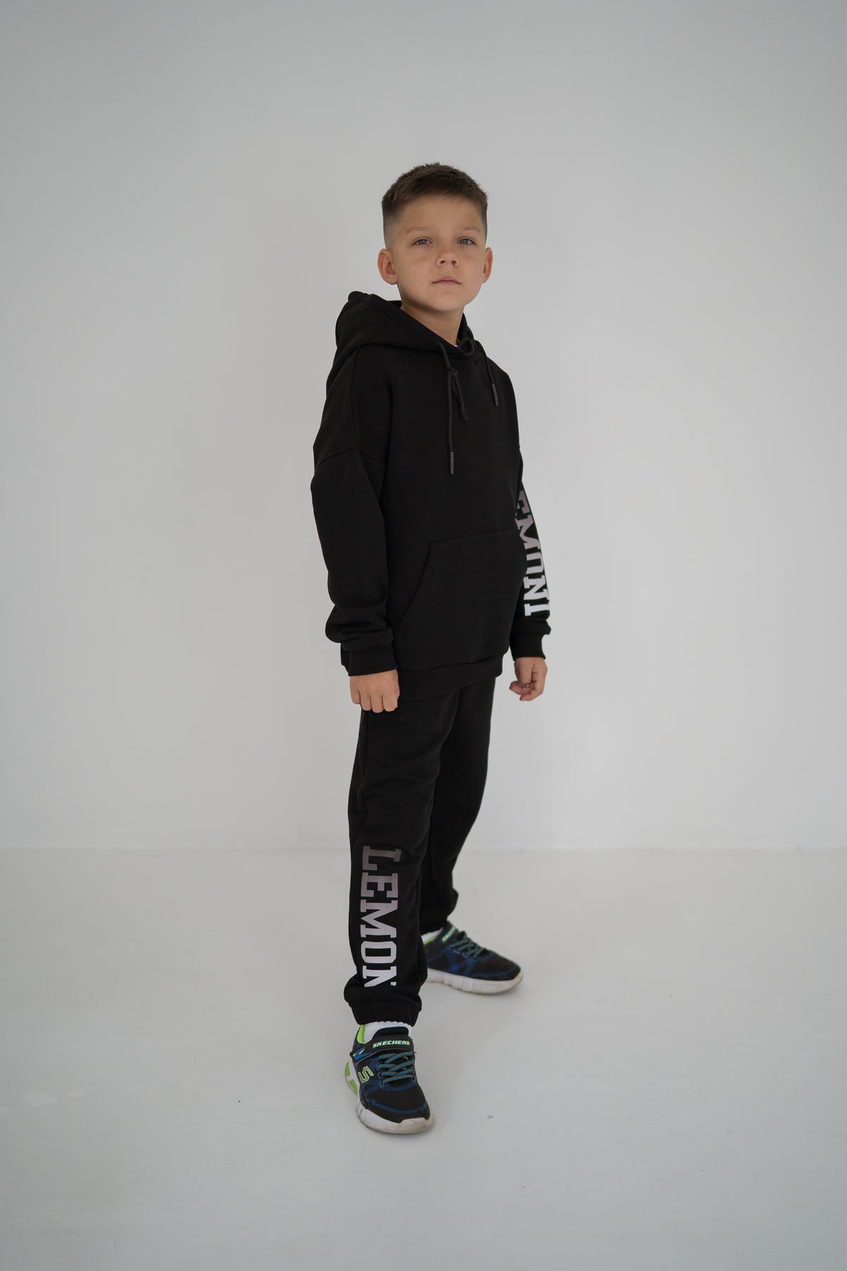 Pants unisex with logo print - black - Lemoni Boutique