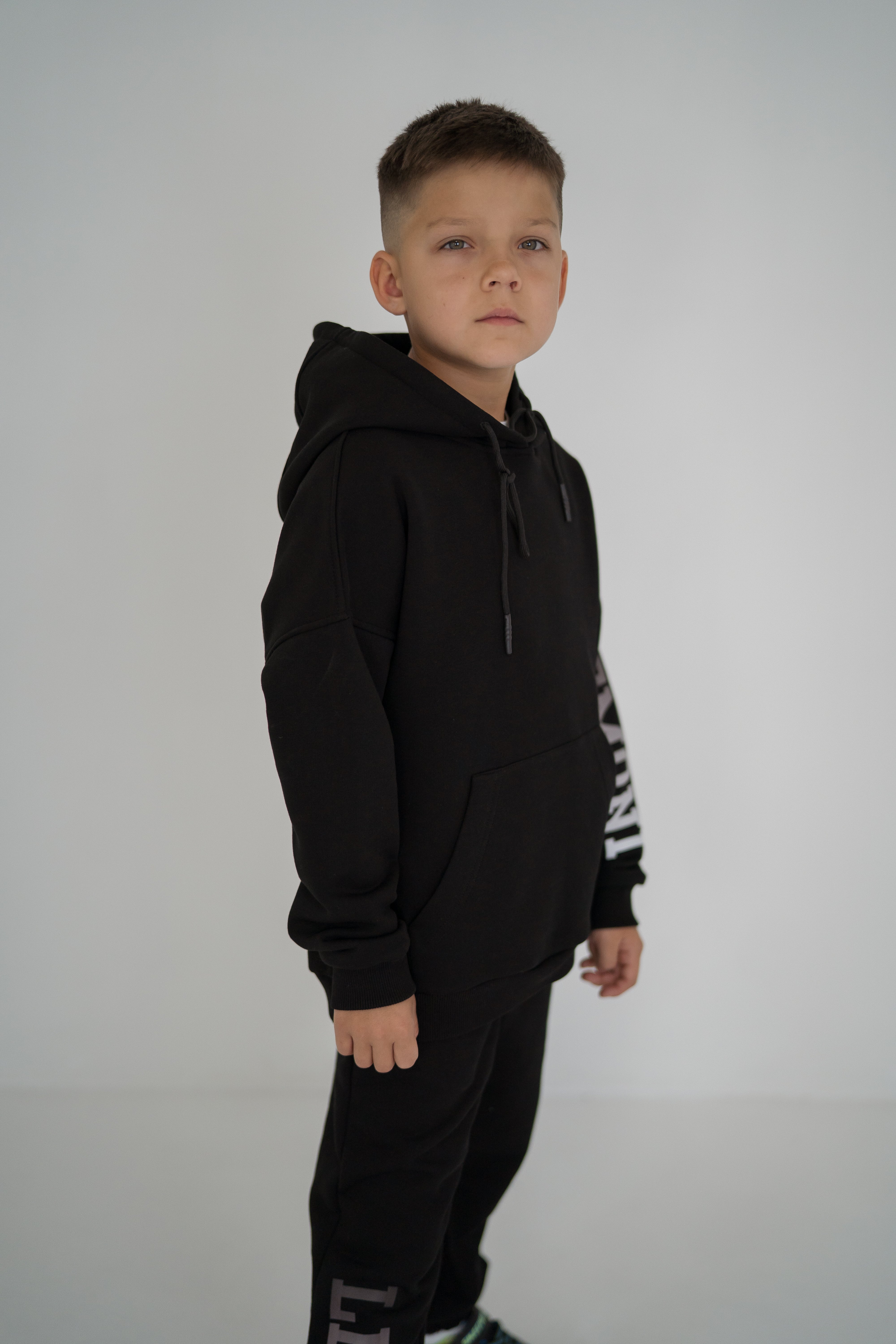 Boy´s and girl´s Black Hoodie LEMONI