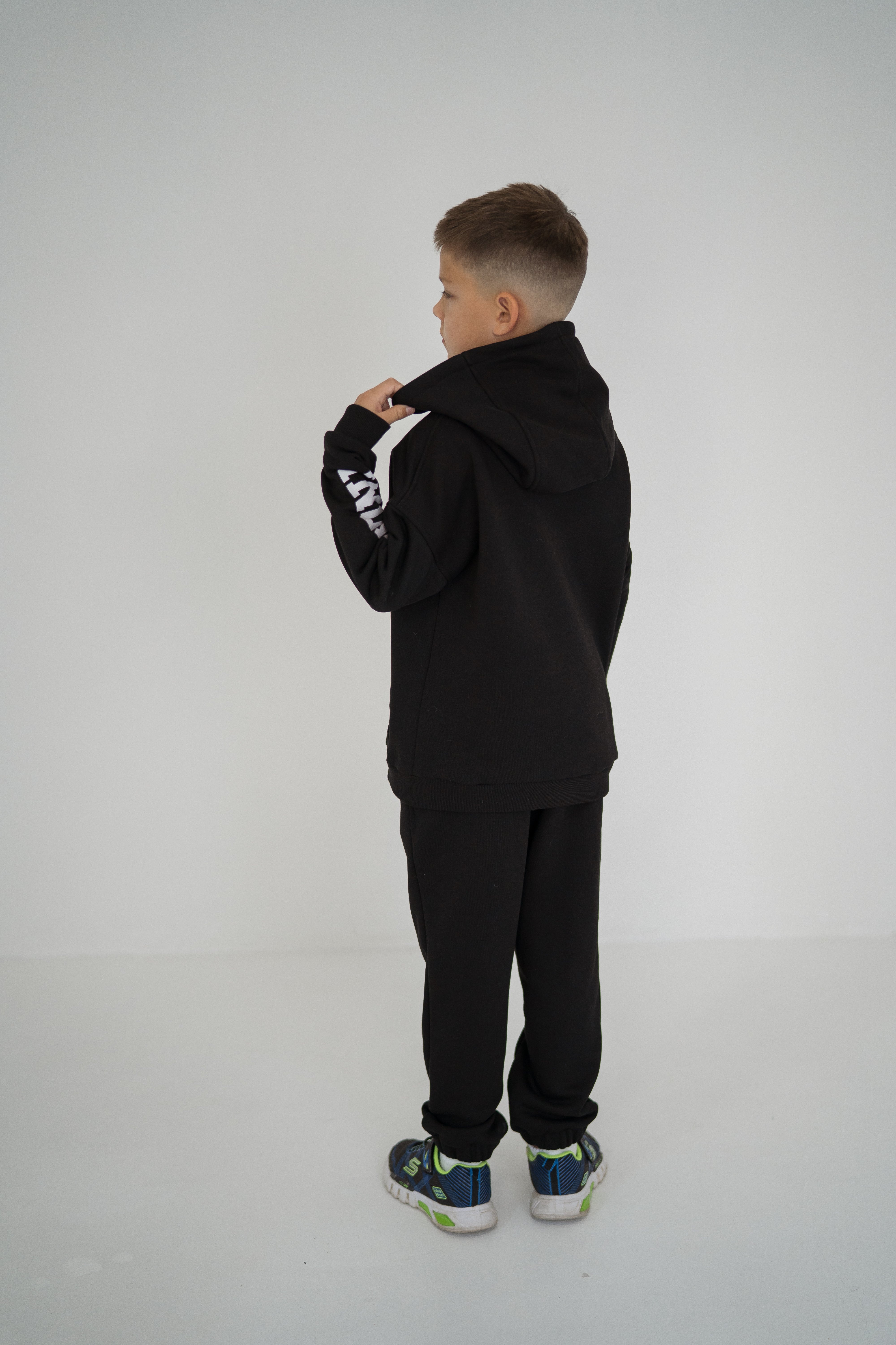 Boy´s and girl´s Black Hoodie LEMONI