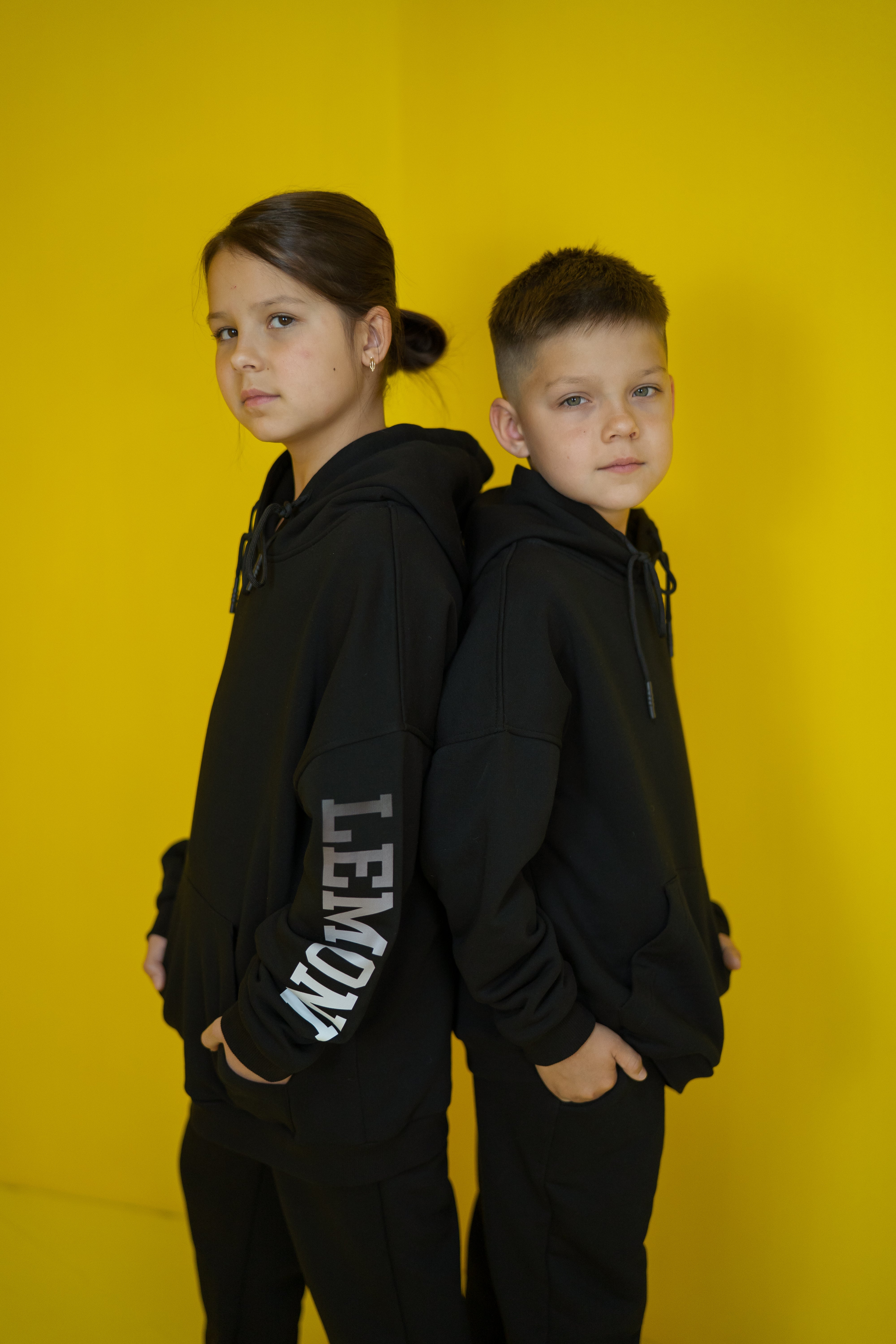 Boy´s and girl´s Black Hoodie LEMONI