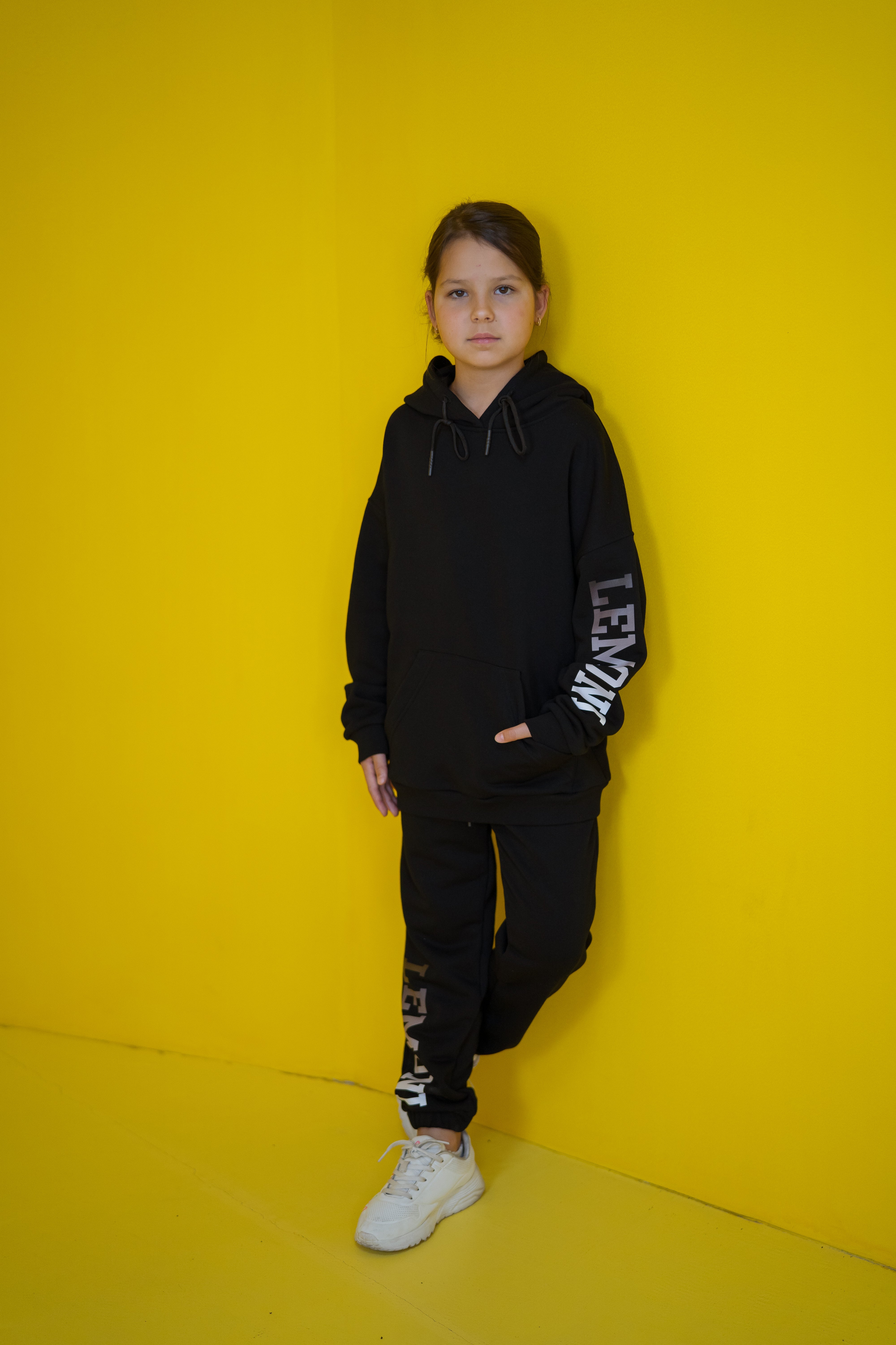Boy´s and girl´s Black Hoodie LEMONI