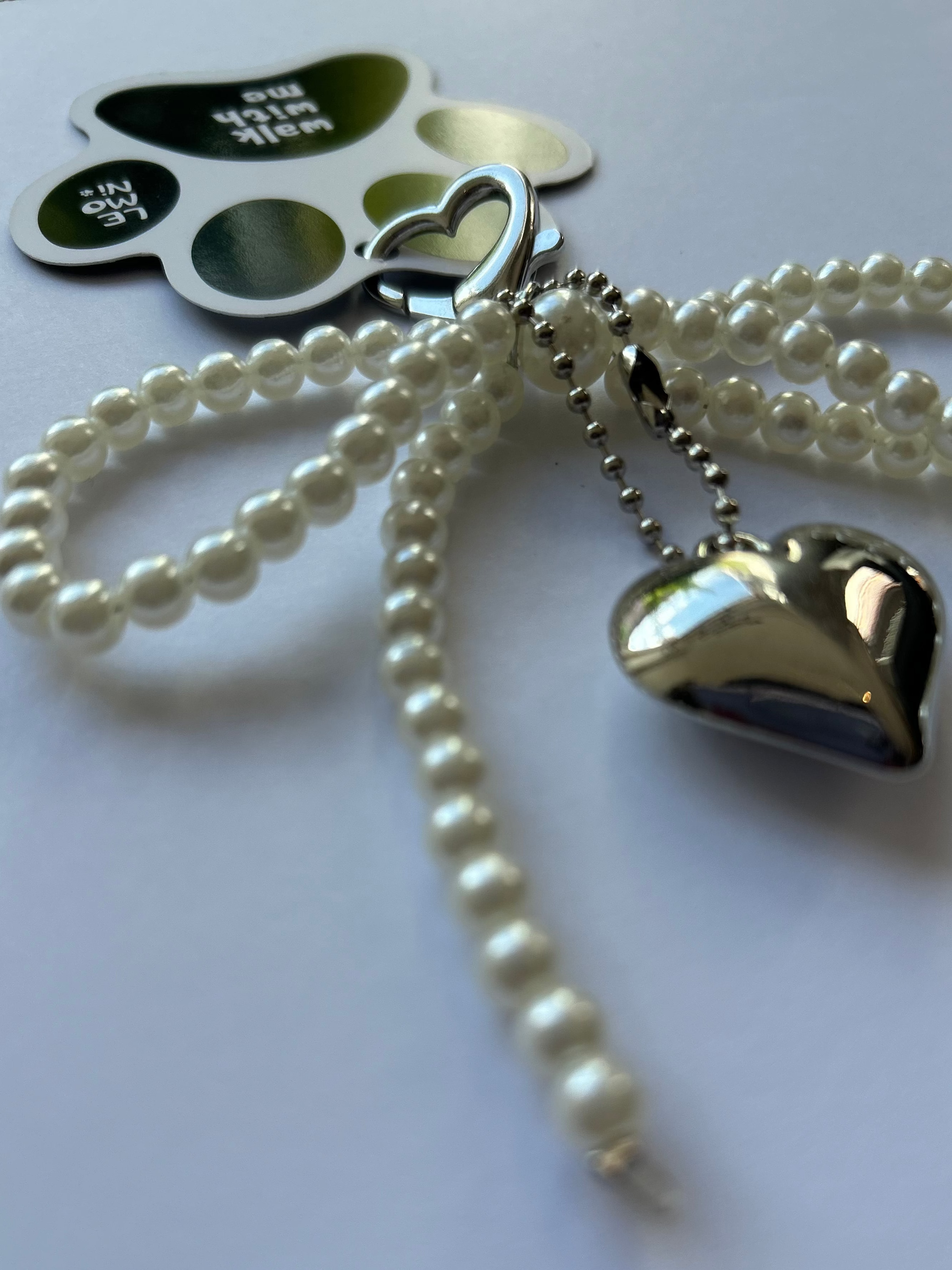 Bow accessory with pearls for everyone and everywhere - Lemoni Boutique