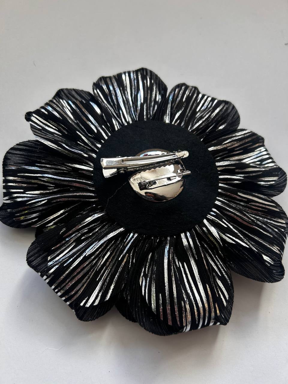 Flower Brooch-Hairpin 2-in-1 Accessory for Clothing and Hair - Lemoni Boutique