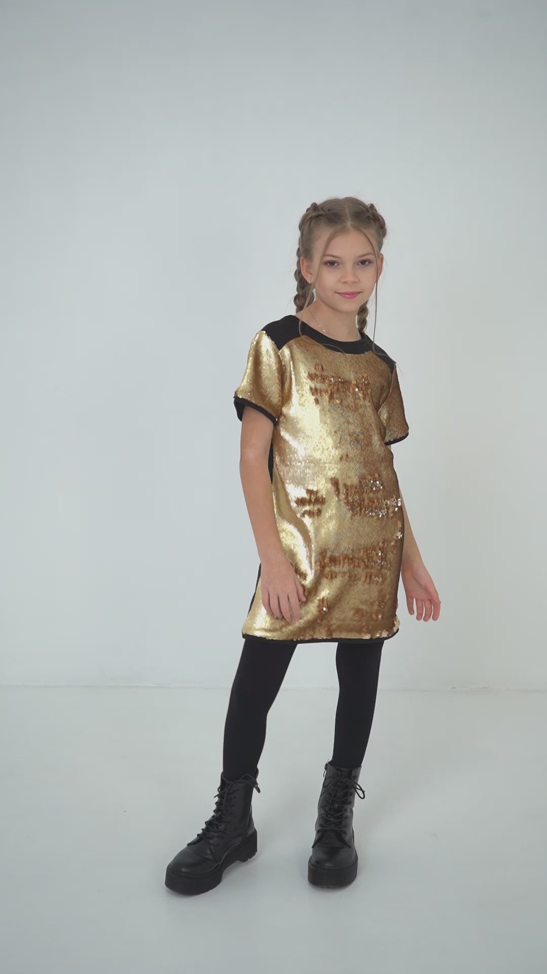 Video Festive gold sequinned dress for girls 