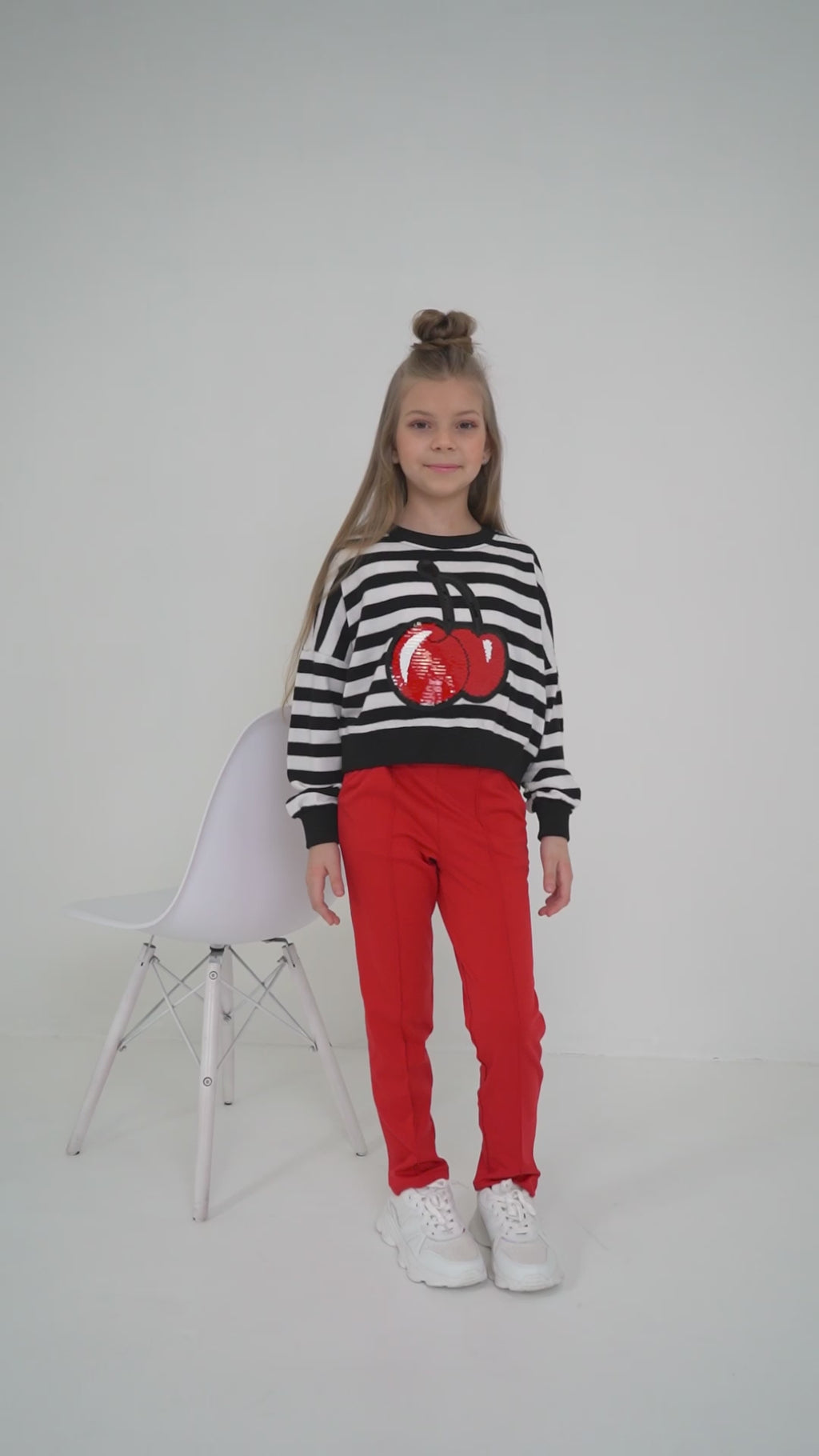 Striped pullover with the sequined color changing Cherry 