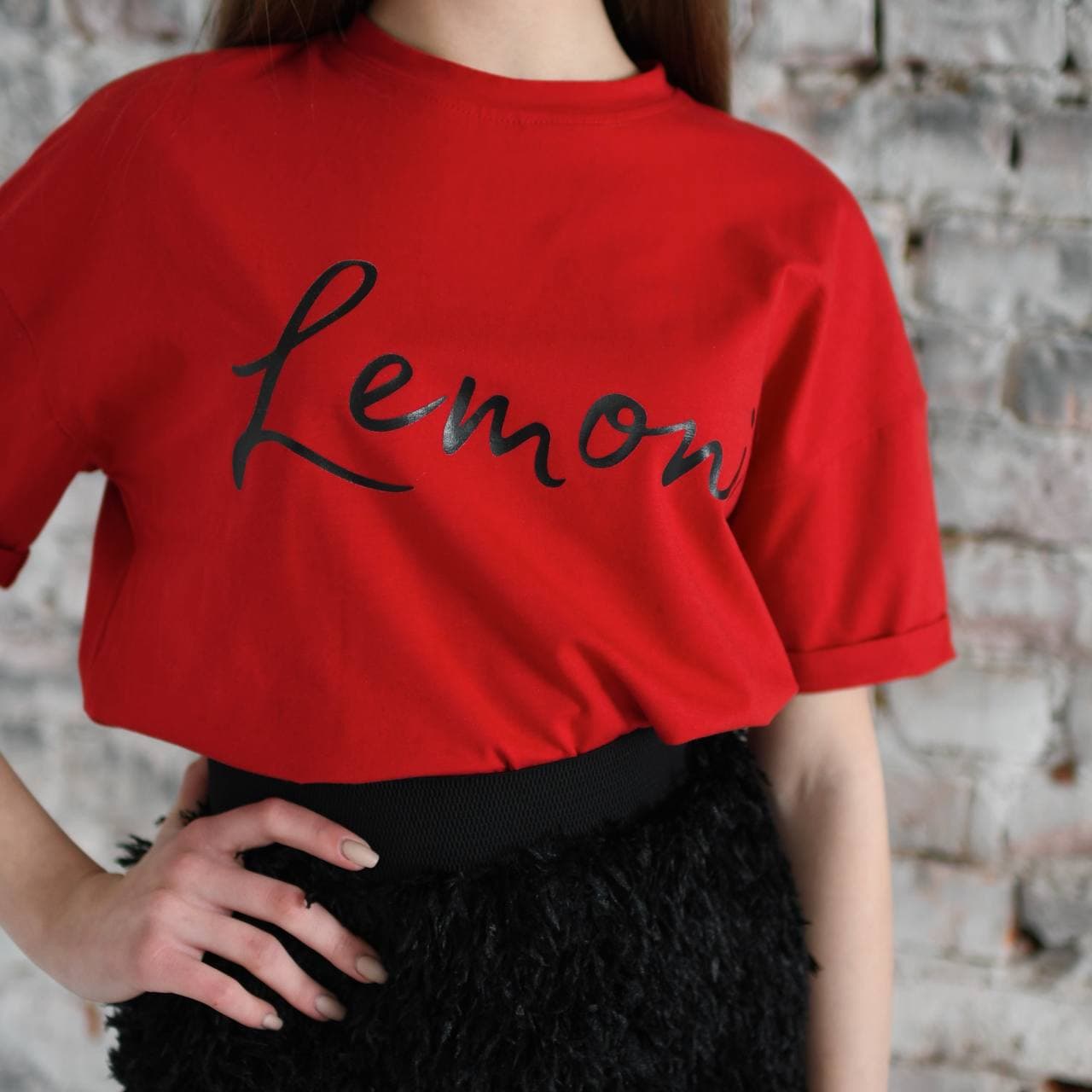 Красная футболка oversize Lemoni